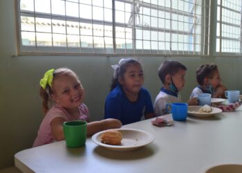 Rede municipal de ensino estimula alimentação saudável de alunos