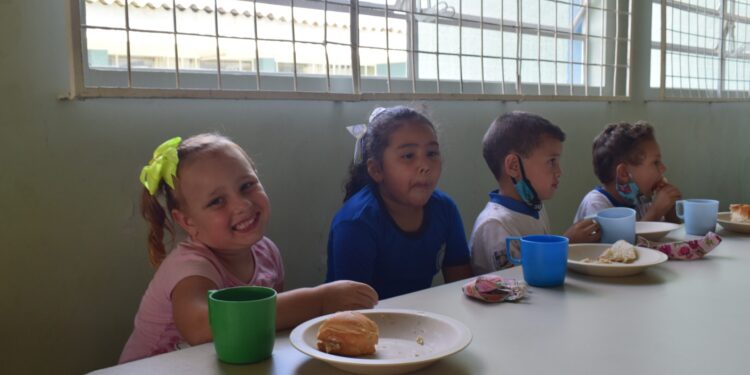 Rede municipal de ensino estimula alimentação saudável de alunos