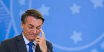 Bolsonaro critica “canalhas” que querem cercear liberdade das mídias