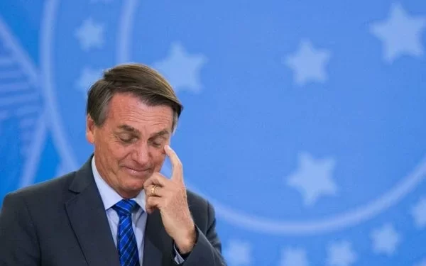 Bolsonaro critica “canalhas” que querem cercear liberdade das mídias