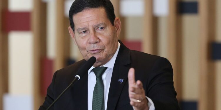 Mourão diz que deve ser candidato ao Senado no Rio Grande do Sul