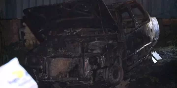 Marido sai para beber no boteco e mulher mete fogo no carro dele
