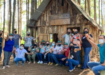 Participantes do Curso de Turismo Rural participam de visita em Pitanga