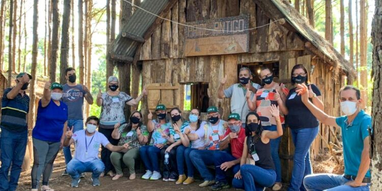 Participantes do Curso de Turismo Rural participam de visita em Pitanga