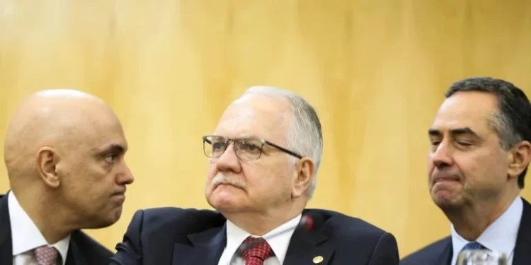 O PREPOTENTE, O DISSIMULADO E O EGÓLATRA