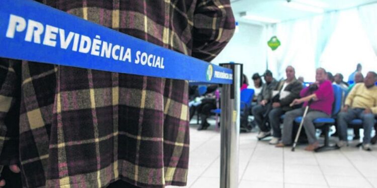 Aposentadoria: Revisão da vida toda do INSS pode render mais de R$ 100 mil em atrasados; entenda