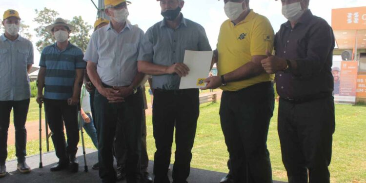 Produtores assinam contratos para financiar energia renovável durante o Show Rural