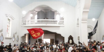 Bolsonaro critica invasão de igreja em Curitiba e aciona ministérios para acompanhar o caso