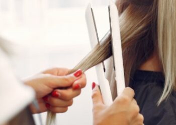 Donos de salões de beleza sofrem com a falta de profissionais e faturamento em baixa