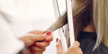 Donos de salões de beleza sofrem com a falta de profissionais e faturamento em baixa