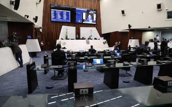 ‘Janela’ deve ter recorde de trocas de partidos na Assembleia Legislativa