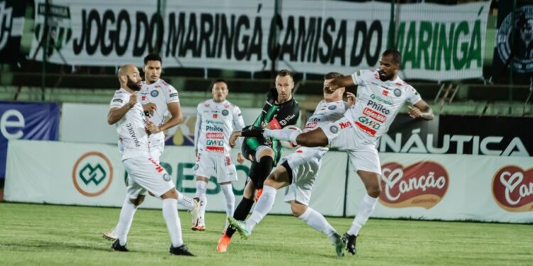 Operário é batido pelo Maringá e perde a liderança do Paranaense