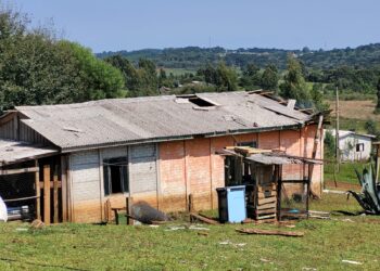 Defesa Civil atende famílias afetadas pelo temporal