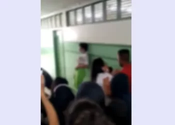Aluna trans é agredida em escola estadual na Grande SP