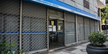 Governo decide antecipar 13º de aposentados e pensionistas do INSS para abril e maio