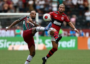 Flamengo e Fluminense começam a decidir título do Campeonato Carioca