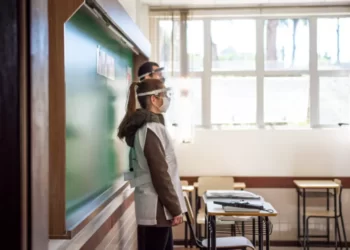 Mulheres, alunos de escolas públicas, e paranaenses são maioria entre aprovados no vestibular da UFPR