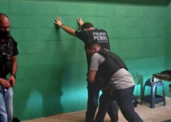 Agente penal é preso suspeito de facilitar entrada de celulares em penitenciária
