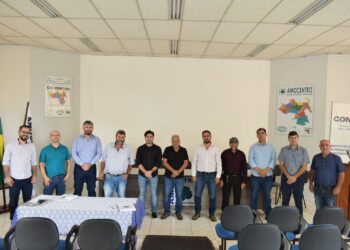 Prefeito de Pitanga continua como presidente da AMOCENTRO