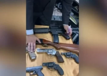 Delegado cita Constituição para defender benção de armas e diz que vídeo gerou ‘polêmica desnecessária’
