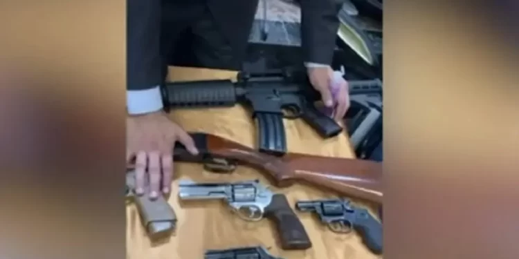 Delegado cita Constituição para defender benção de armas e diz que vídeo gerou ‘polêmica desnecessária’