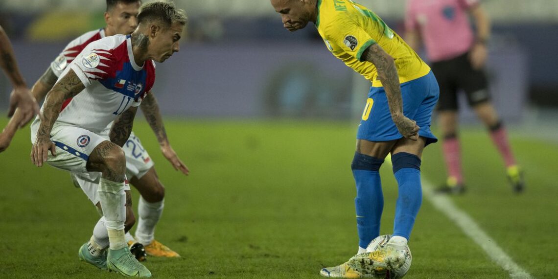 Com novidades na escalação, Brasil enfrenta Chile pelas Eliminatórias