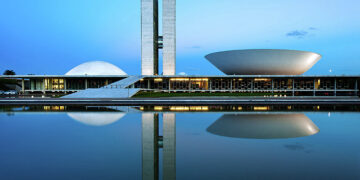 Sabe quanto gasta por ano um congressista no país? R$ 23,8 milhões