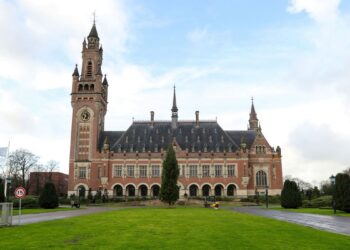 Corte Internacional decide que Rússia deve retirar tropas da Ucrânia