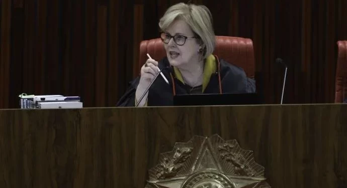 Covaxin: Rosa Weber rejeita arquivamento de inquérito contra Bolsonaro