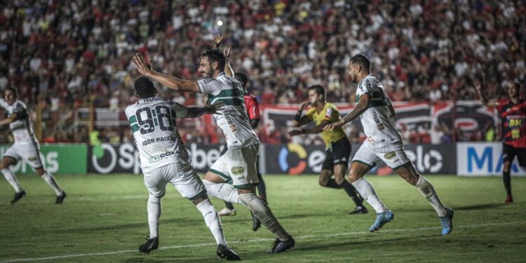 Coritiba vence Pouso Alegre nos pênaltis e avança na Copa do Brasil