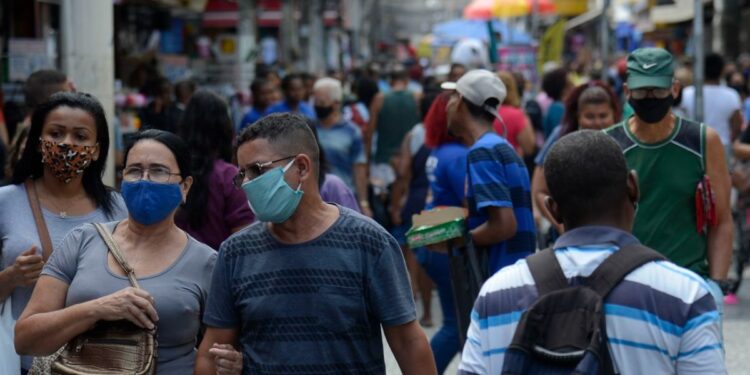 Guarapuava torna facultativo uso de máscaras em espaços abertos
