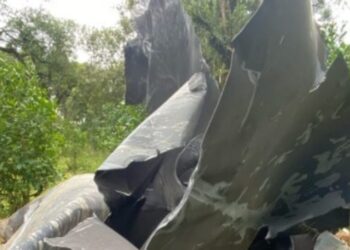 Foguete ou lixo espacial? Objeto estranho é encontrado por moradores em área rural do Paraná