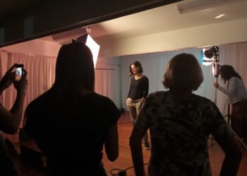 Oficina do Laboratório de Ideias ensina técnicas de fotografia e economia criativa