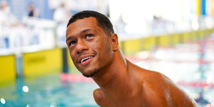 Gabriel Araújo crava novo recorde mundial dos 50m borboleta classe S2