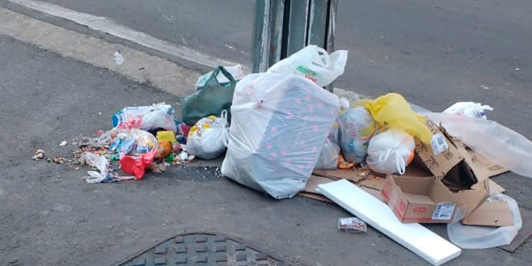 Moradores de Guarapuava reclamam de atraso em coleta de lixo: ‘Cansado de reclamar na prefeitura’