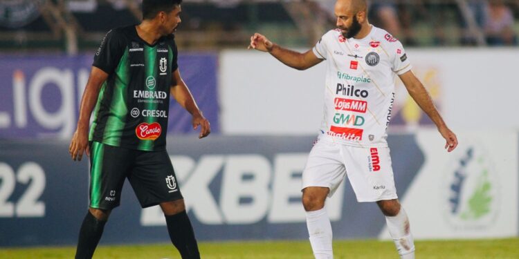 Maringá bate o Operário nos pênaltis e pega o Coritiba na final