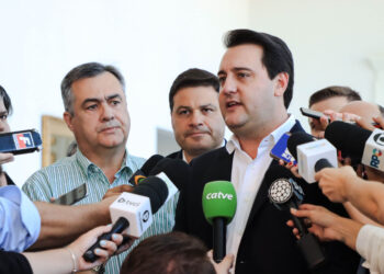 Em novo decreto, governador libera circulação sem máscaras em ambientes fechados