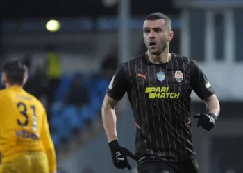 Corinthians confirma contratação do atacante Junior Moraes