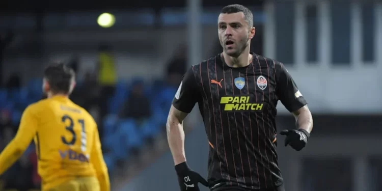 Corinthians confirma contratação do atacante Junior Moraes