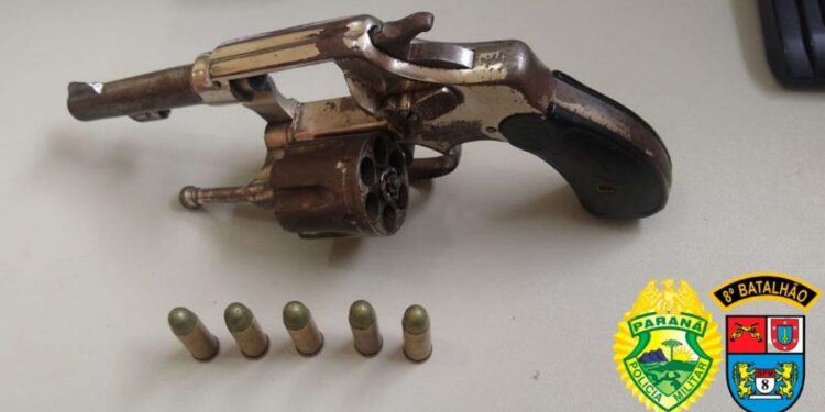 Idoso entra com revólver na agência bancária em Paranavaí