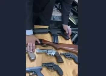 Pastor unge armas em igreja no Paraná e vídeo repercute nas redes sociais