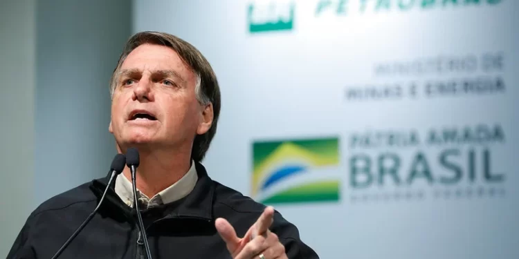 Bolsonaro diz que Petrobras demonstra não ter sensibilidade com população