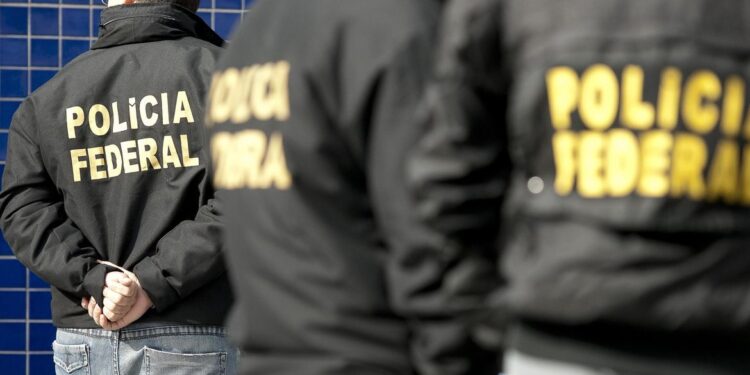 PF faz operação contra lavagem de dinheiro; mandados cumpridos no Paraná