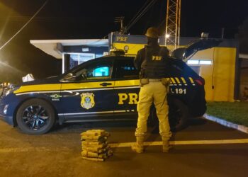 PRF apreende 38kg de maconha em carro na BR-277