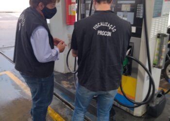 Procon de Guarapuava notifica postos de combustíveis por aumento nos preços