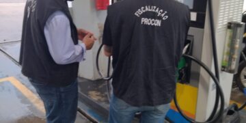 Procon de Guarapuava notifica postos de combustíveis por aumento nos preços