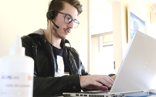 Veja como se candidatar para ensinar português a cientistas ucranianas no Paraná