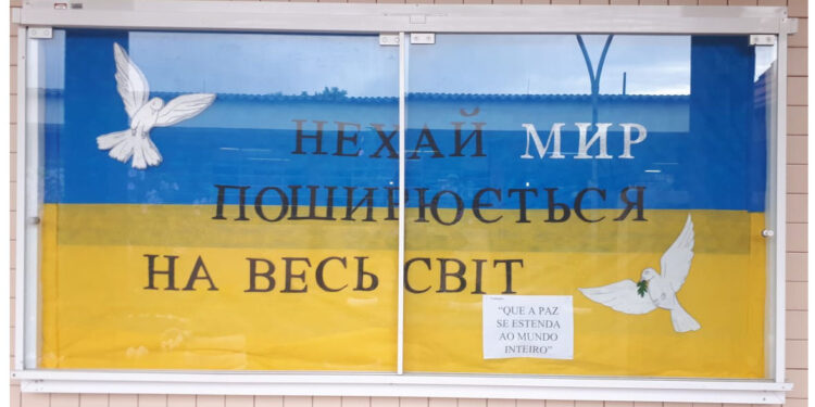 Alunos dos colégios estaduais de Prudentópolis fazem atividades sobre a guerra na Ucrânia