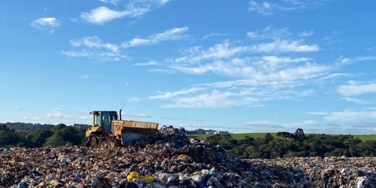lei adequa cobrança de taxa de lixo para grandes geradores de resíduos