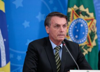 Querem quebrar o Brasil, diz Bolsonaro sobre revisão da vida toda do INSS